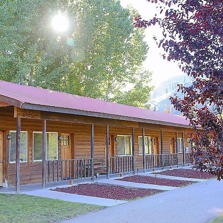 Southfork Lodge - Riverside Inn Lowman エクステリア 写真