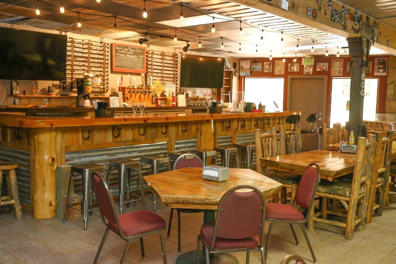 Southfork Lodge - Riverside Inn Lowman エクステリア 写真