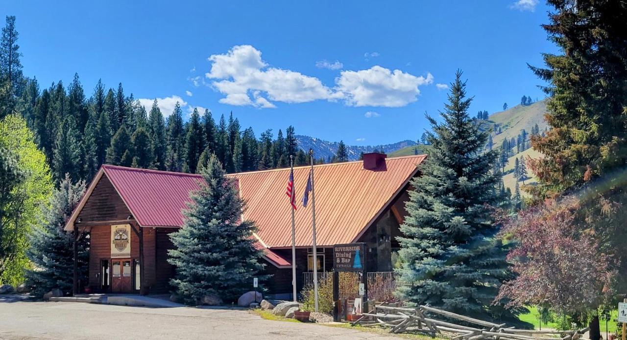 Southfork Lodge - Riverside Inn Lowman エクステリア 写真