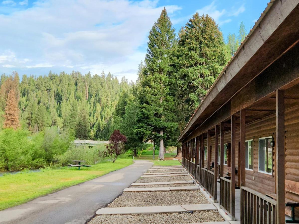 Southfork Lodge - Riverside Inn Lowman エクステリア 写真