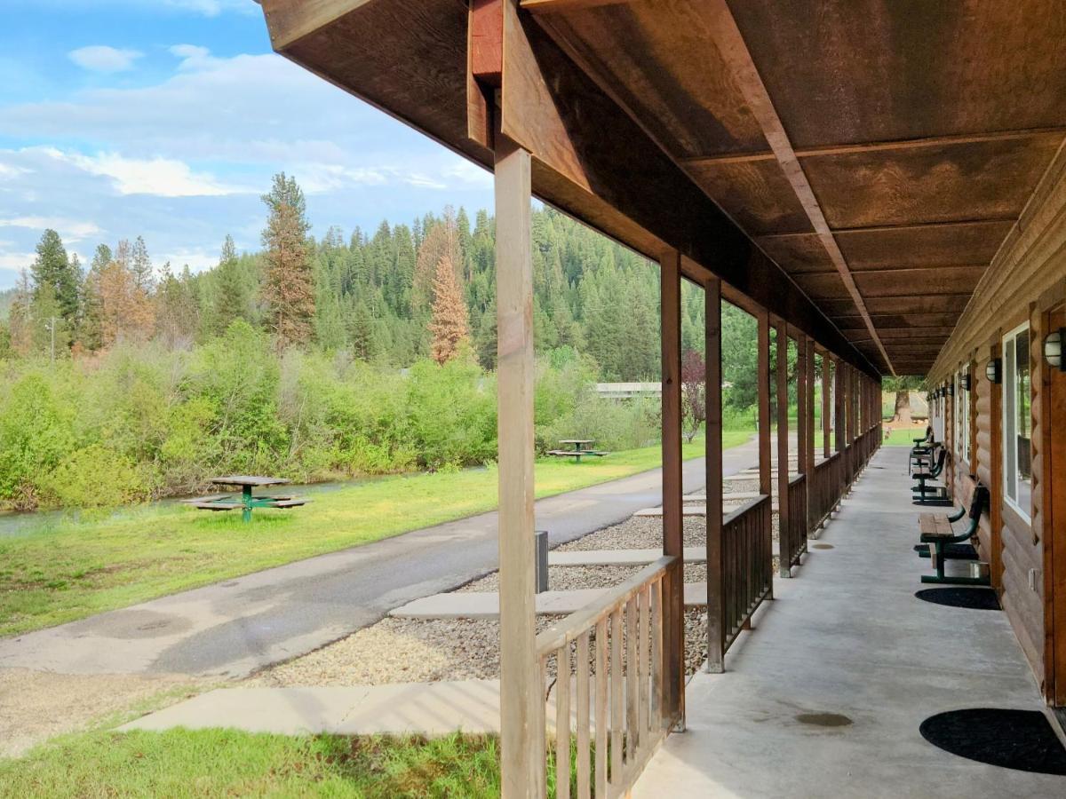Southfork Lodge - Riverside Inn Lowman エクステリア 写真